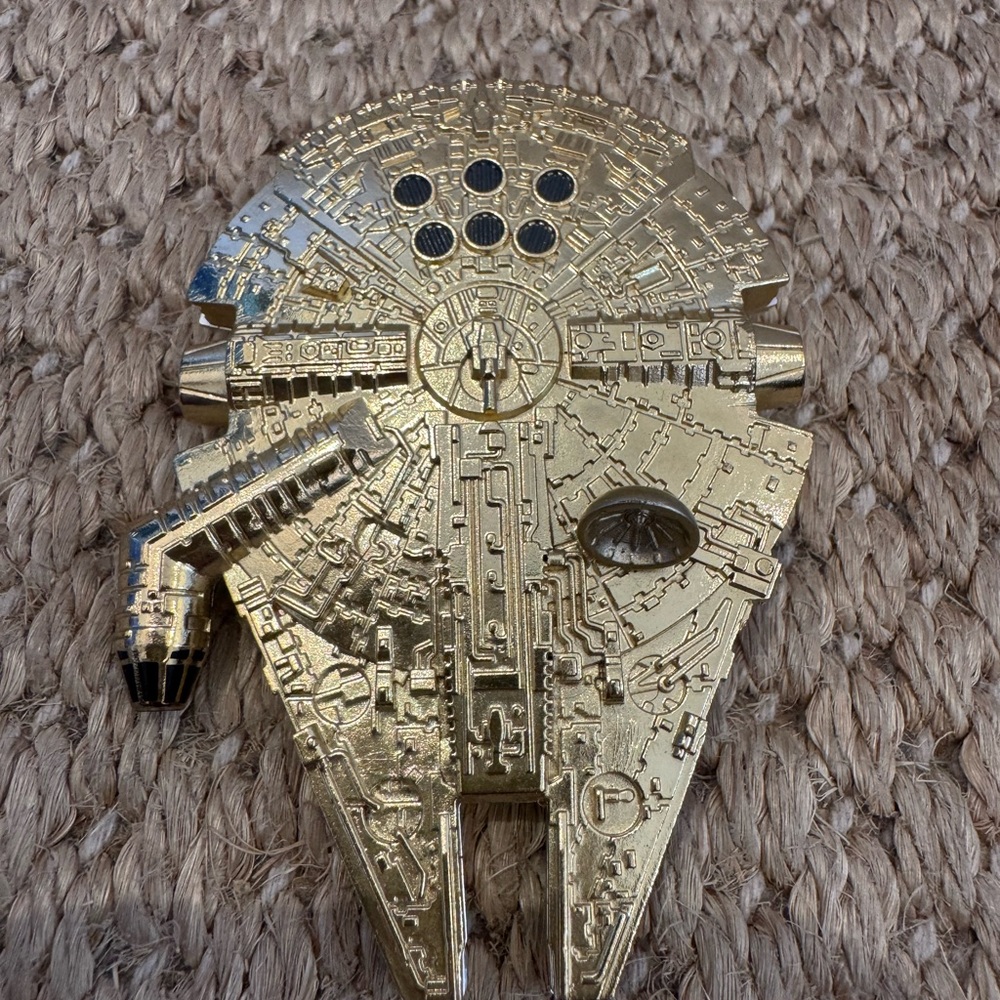 Gold Millennium Falcon Metal Model. Excellent condition. No base as seen - Picture 1 of 8